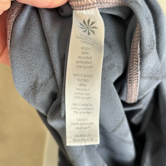 Athleta Crop Printed Athletic Leggings Size Small - Picture 12 of 12